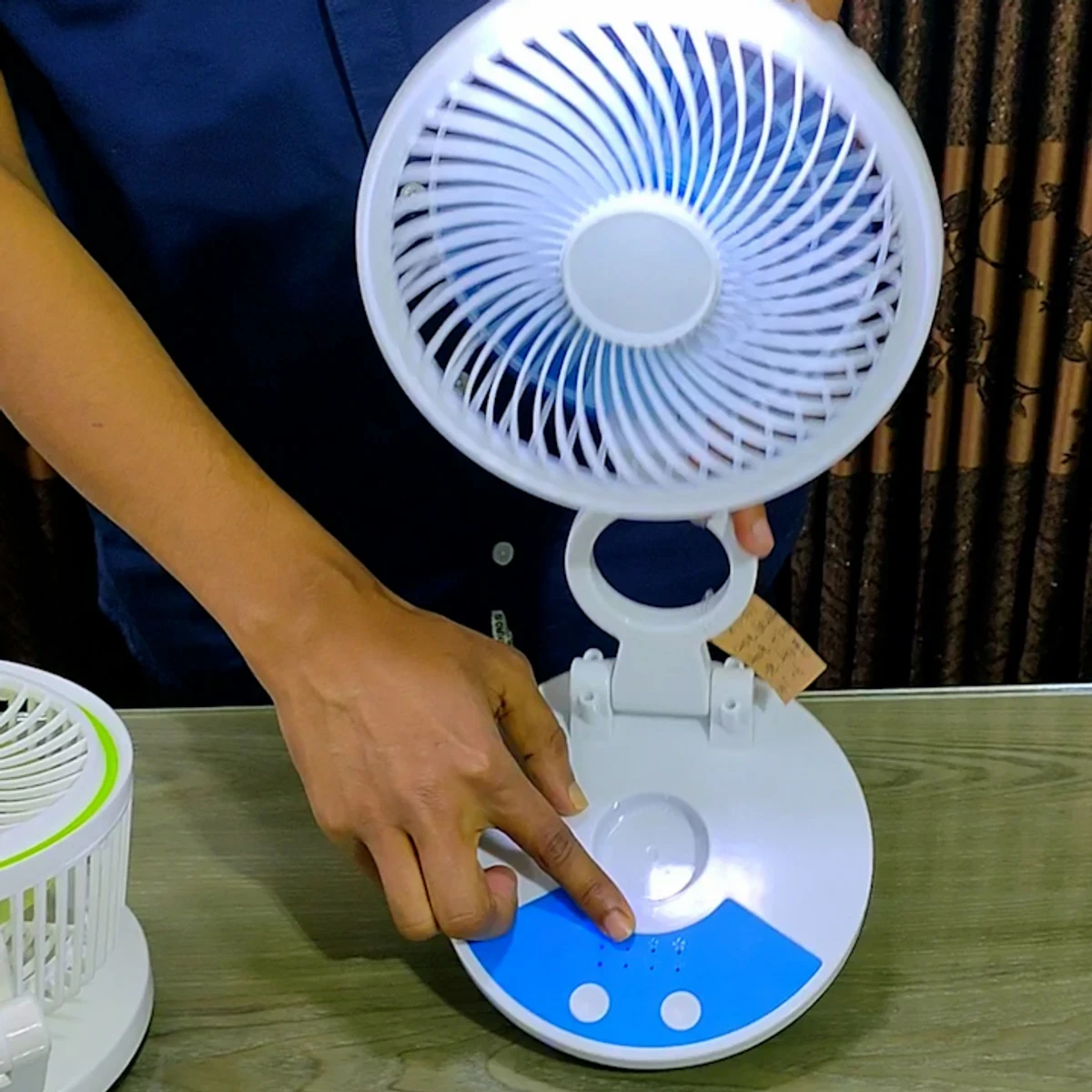 RECHARGEABLE TABLE FAN WITH LED LIGHT-E